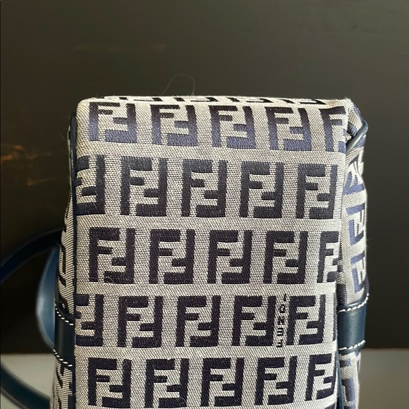 Fendi Zucchino Vintage Kiss Lock Closure Shoulder Bag EUC - Picture 7 of 16